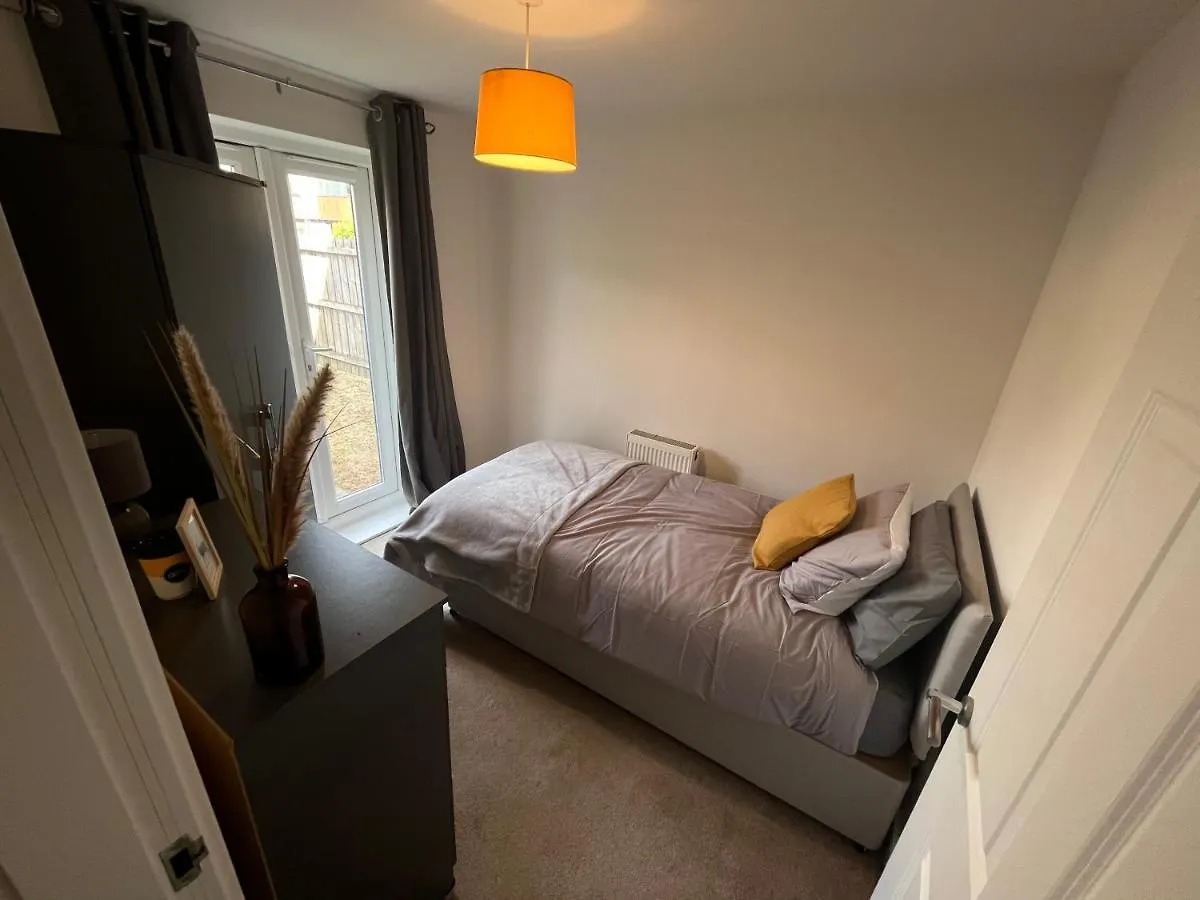 דירה קינגסטון אפון הול Super 4 Bedroom 9 Person 3 Bathroom Mega House